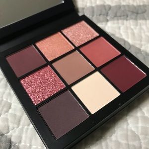 Huda Mauve Obsessions Palette